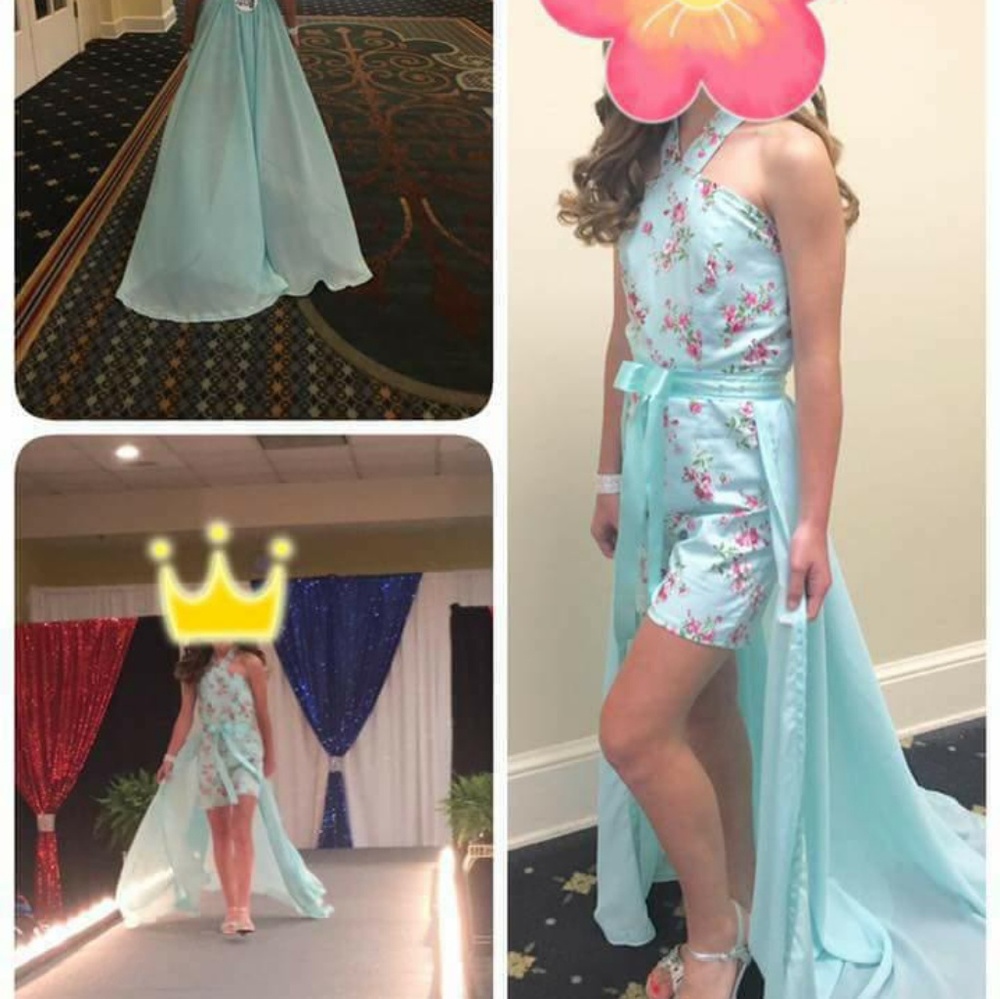 Aqua fun fashion